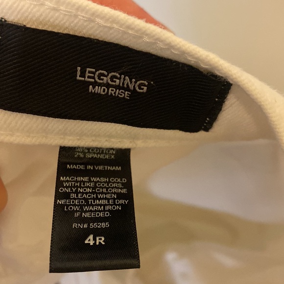 Express, White Denim Jeans, Size 4R - Picture 3 of 3